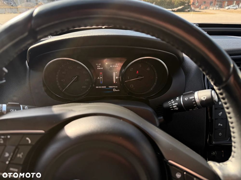 Jaguar XE 2.0 D Pure - 17