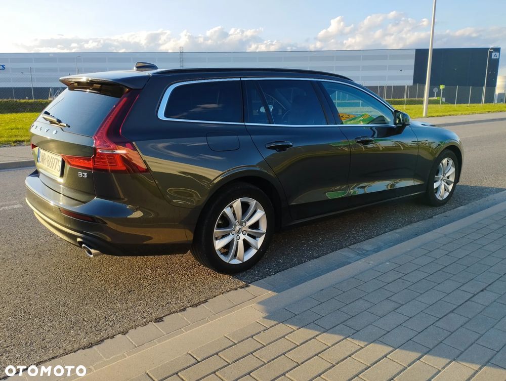 Volvo V60 B3 B Momentum - 14