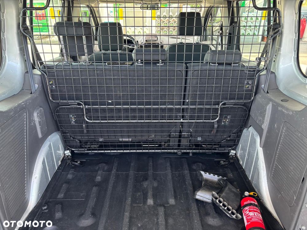 Ford Transit Connect - 8