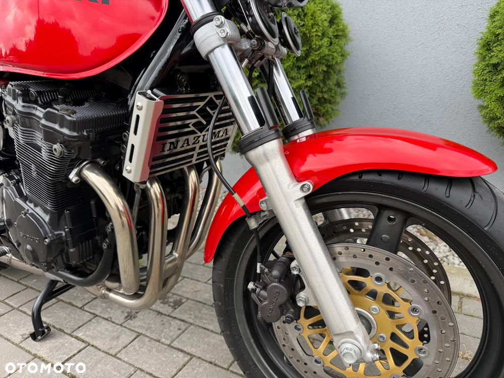 Suzuki GSX - 12