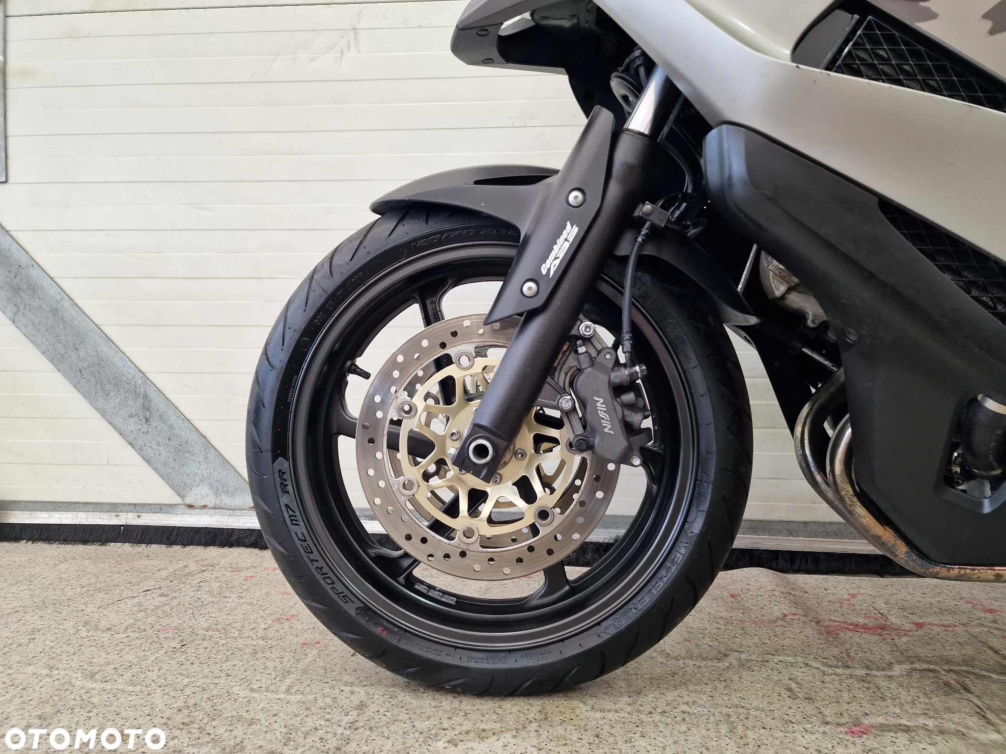 Honda VFR - 13