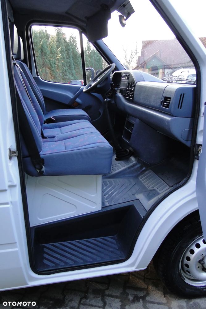 Mercedes-Benz Sprinter - 10