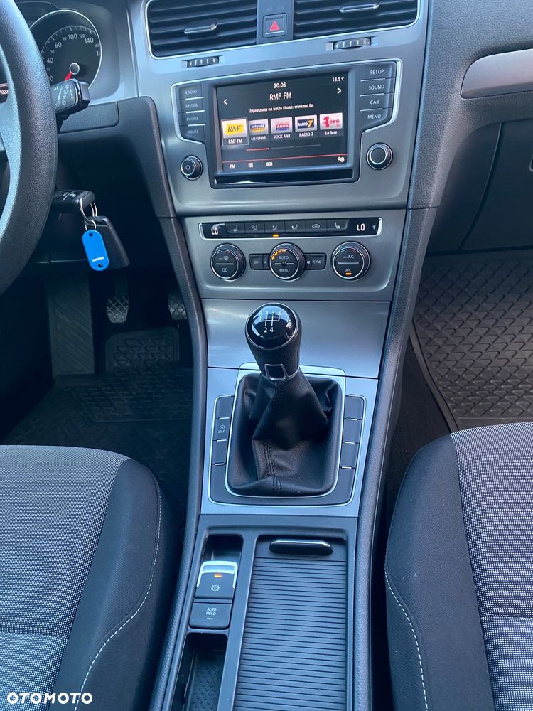 Volkswagen Golf - 16