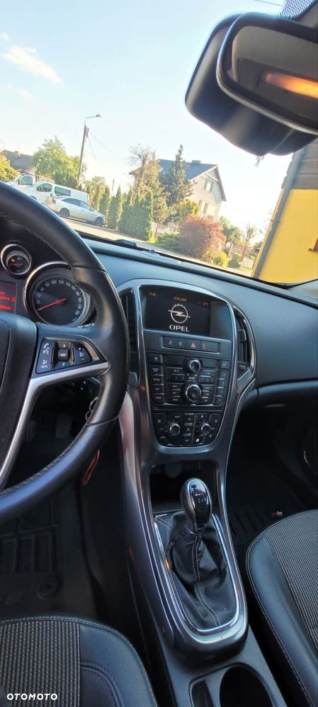Opel Astra 2.0 CDTI Cosmo - 4