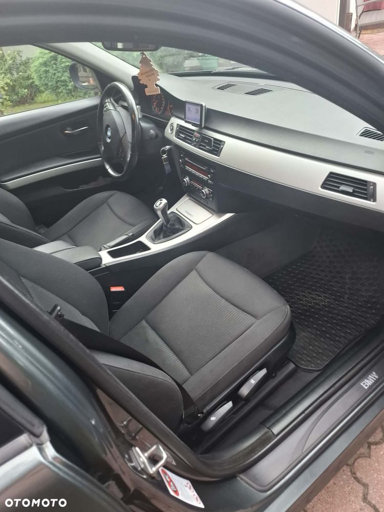 BMW Seria 3 320i - 4