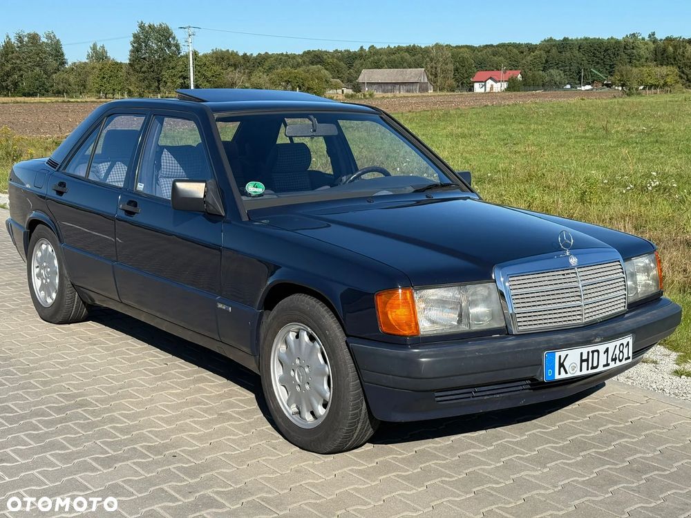 Mercedes-Benz W201 (190) - 1