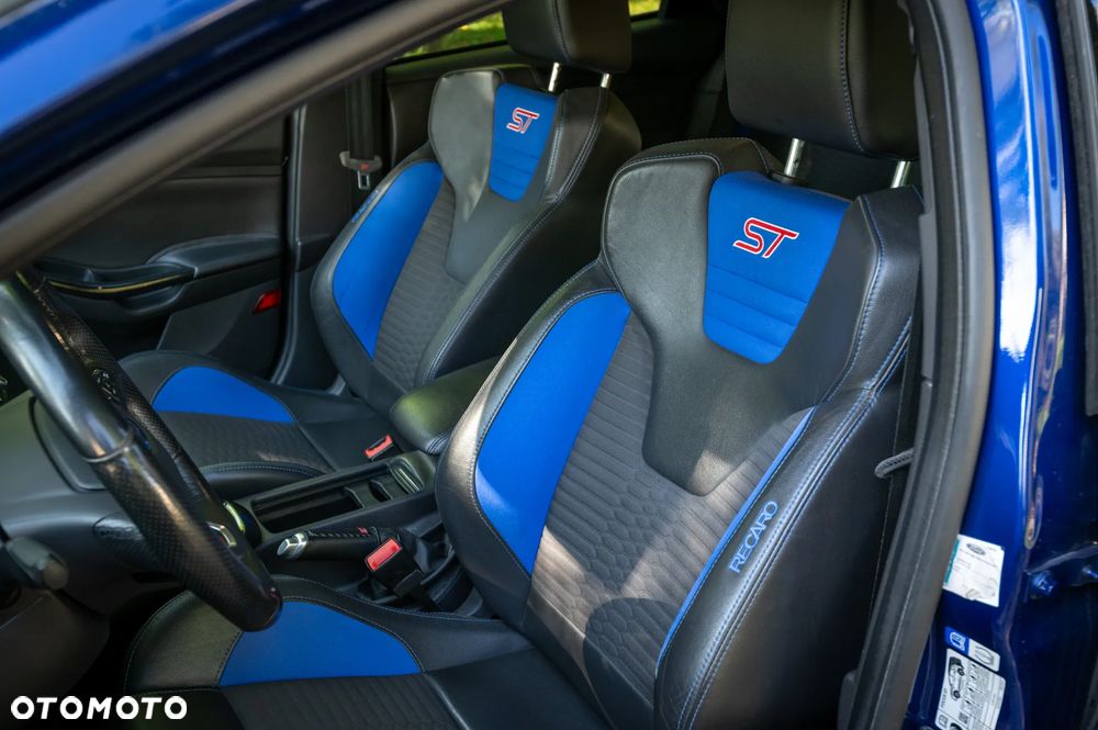 Ford Focus 2.0 EcoBoost ST-2 - 16