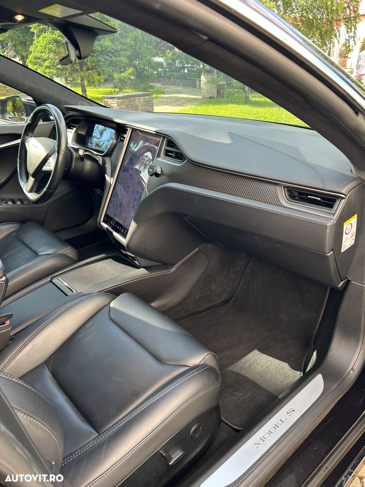 Tesla Model S - 24