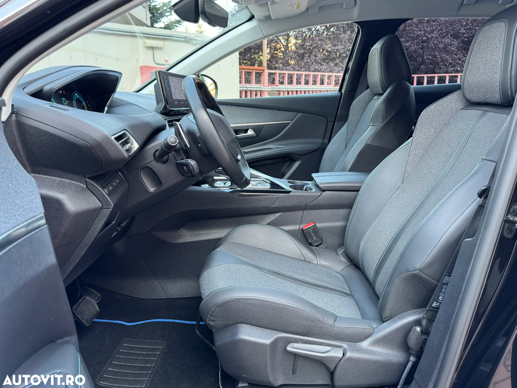 Peugeot 3008 Plug-In Hybrid 225 e-EAT8 Allure Pack - 13