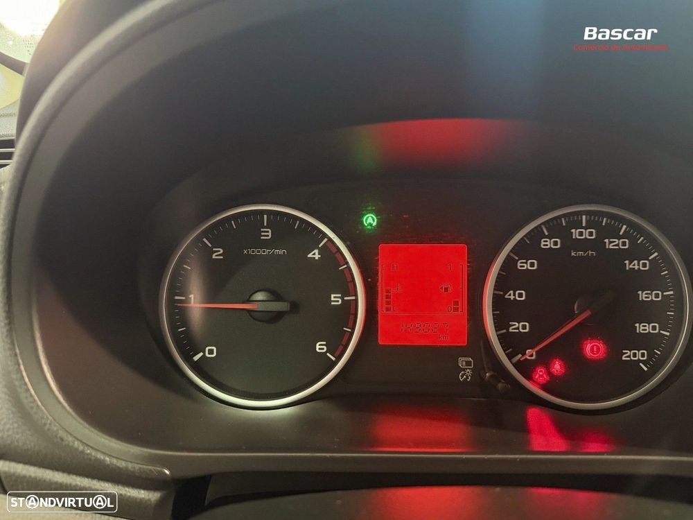 Mitsubishi L200 2.4 DI-D CD Invite CC 4WD - 15
