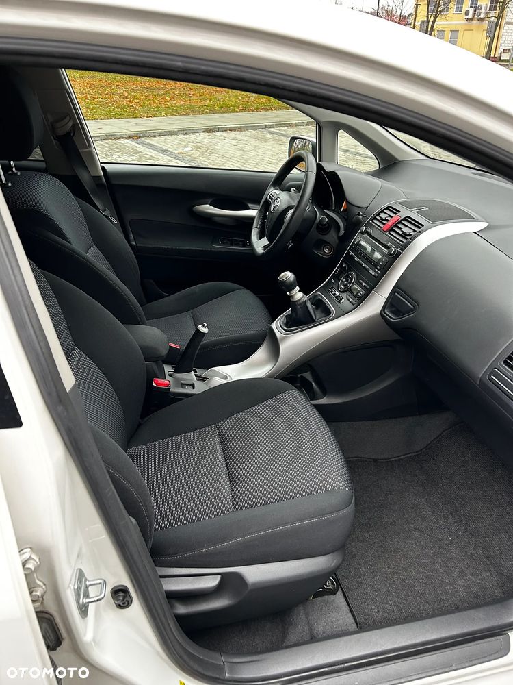 Toyota Auris 1.6 Premium - 5