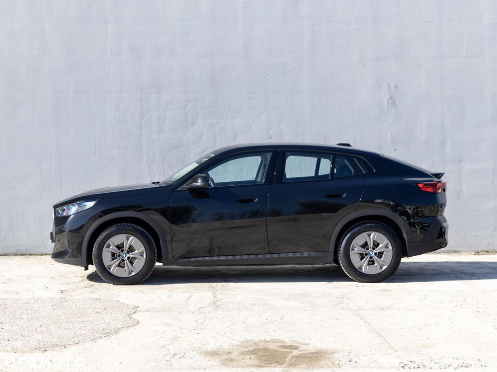 BMW iX2 - 6