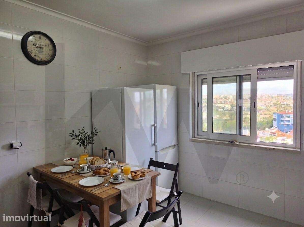 Apartamento T2 de 100m2 com Vista Desafogada e Garagem Box – Linda-a-V - Grande imagem: 5/16