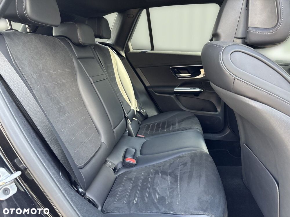Mercedes-Benz GLC - 21