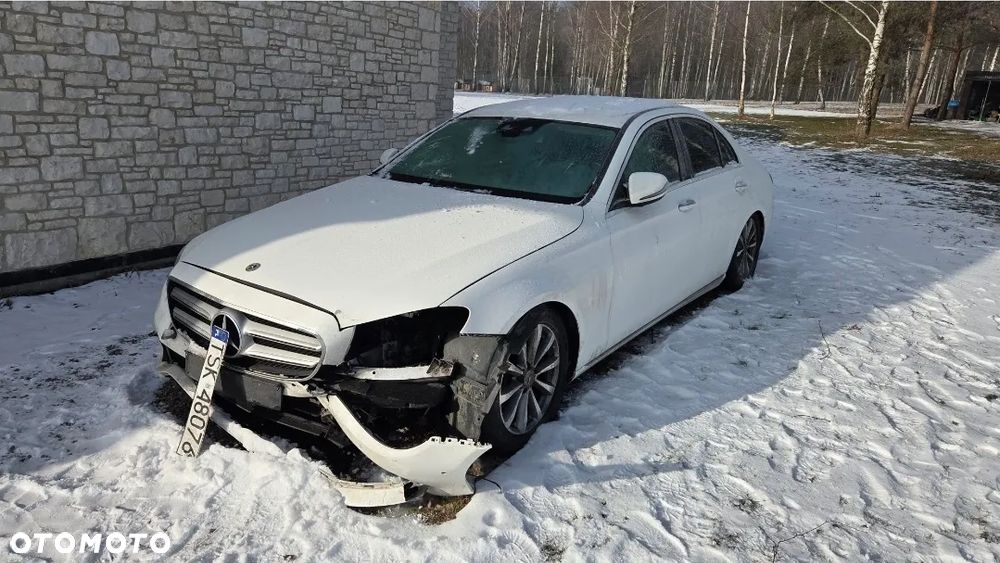 Mercedes-Benz Klasa E 220 d 4-Matic 9G-TRONIC - 3