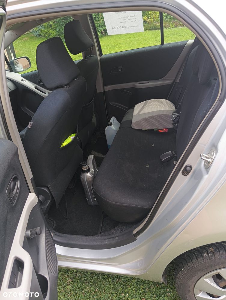 Toyota Yaris - 1