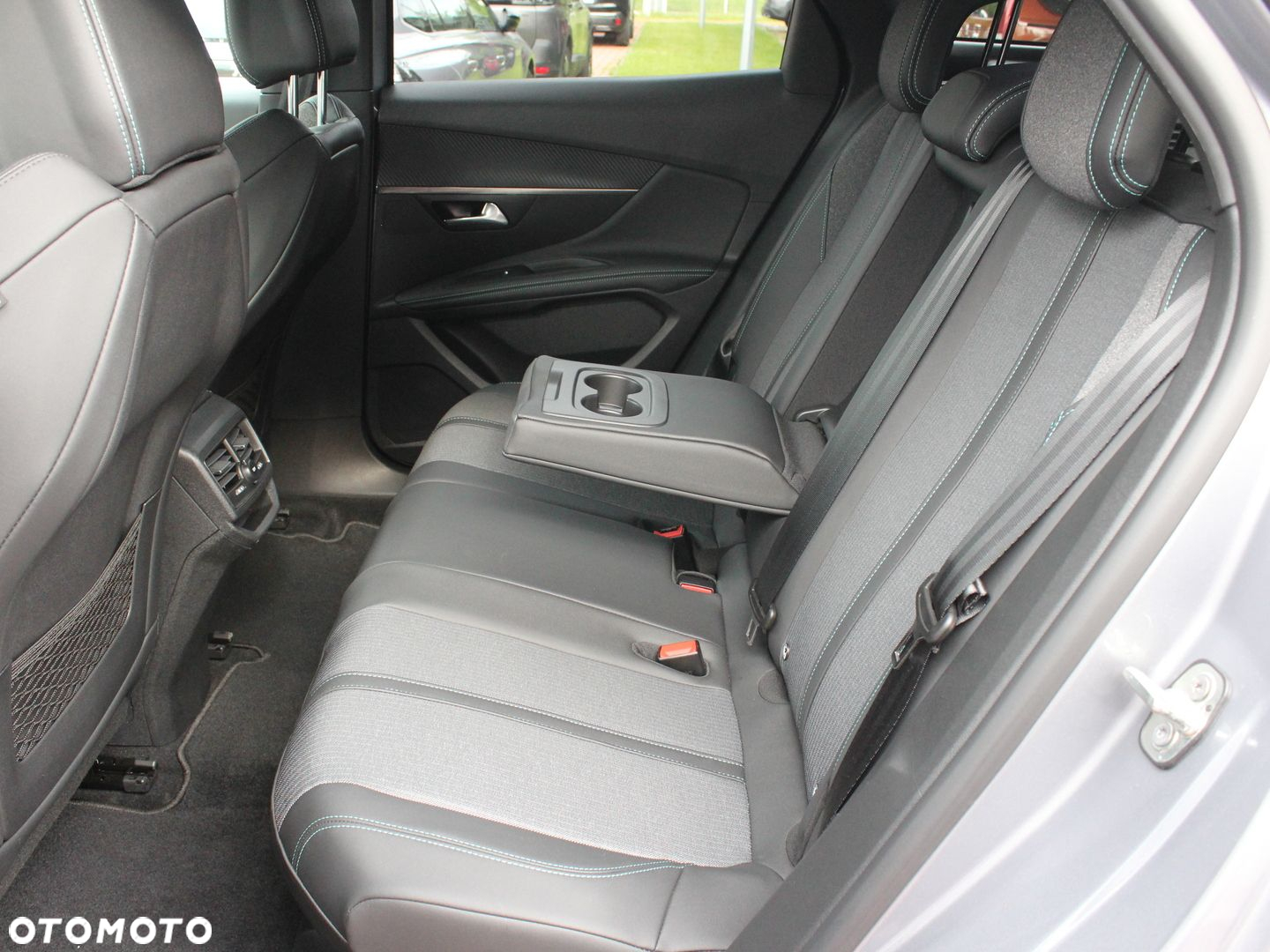 Peugeot 3008 1.2 PureTech Allure S&S EAT8 - 14