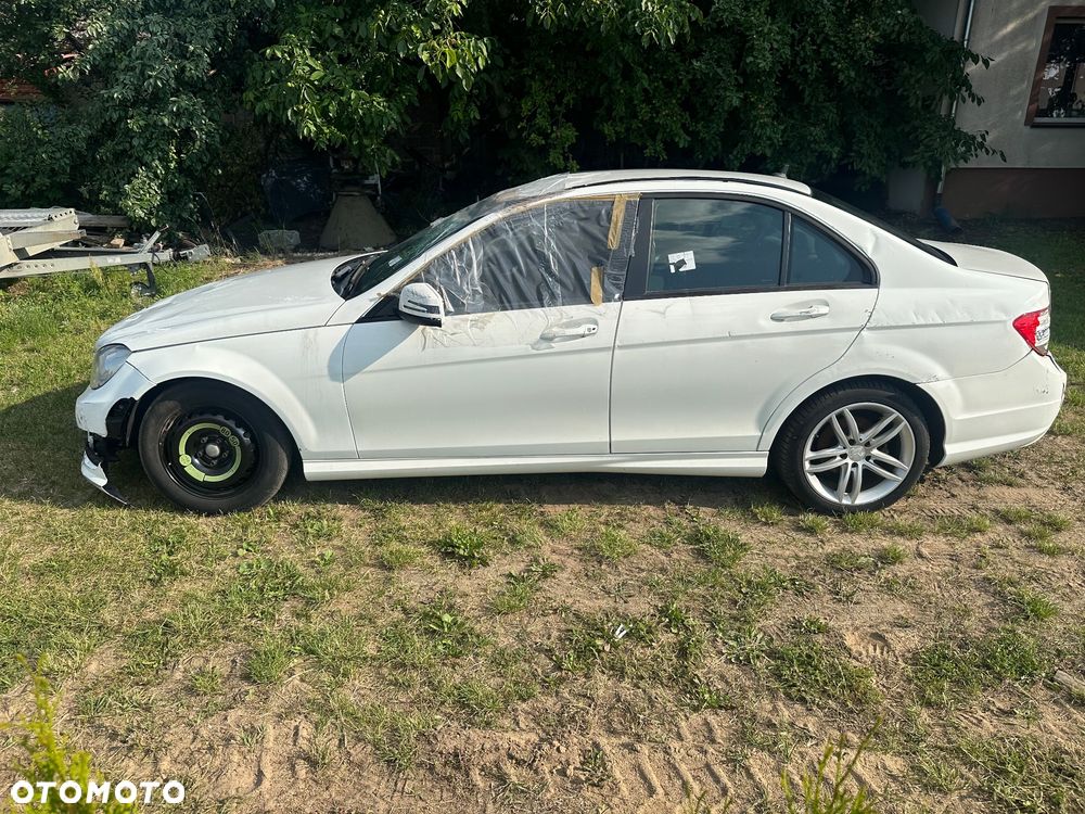 Mercedes-Benz Klasa C 200 CDI DPF (BlueEFFICIENCY) - 27