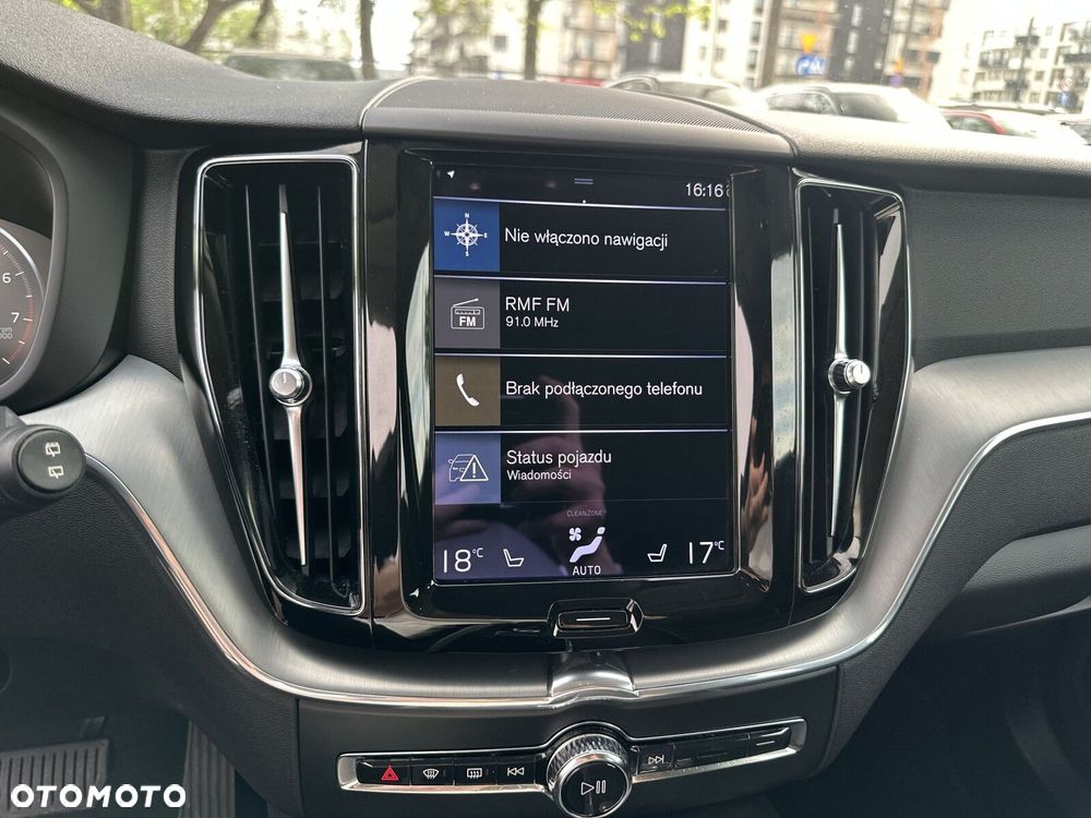 Volvo XC 60 B4 B Momentum - 16