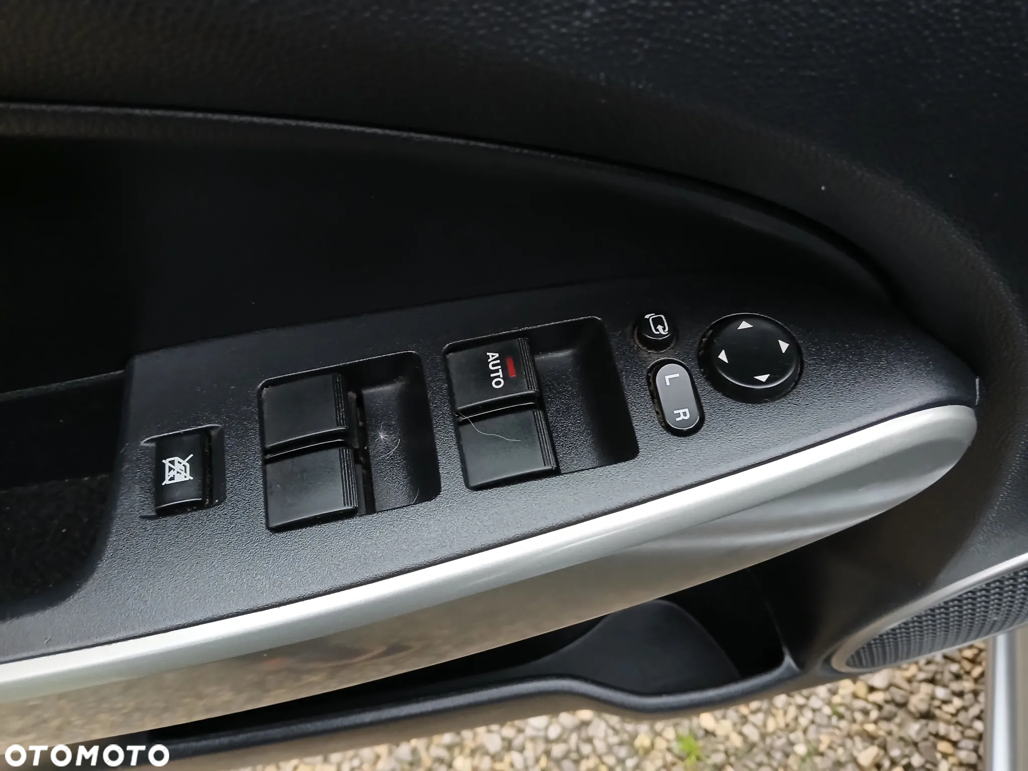 Mazda 2 1.3 Navi + - 16