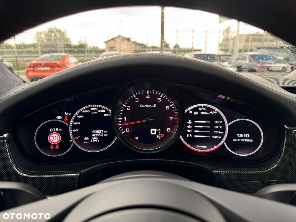 Porsche Panamera Turbo S - 33