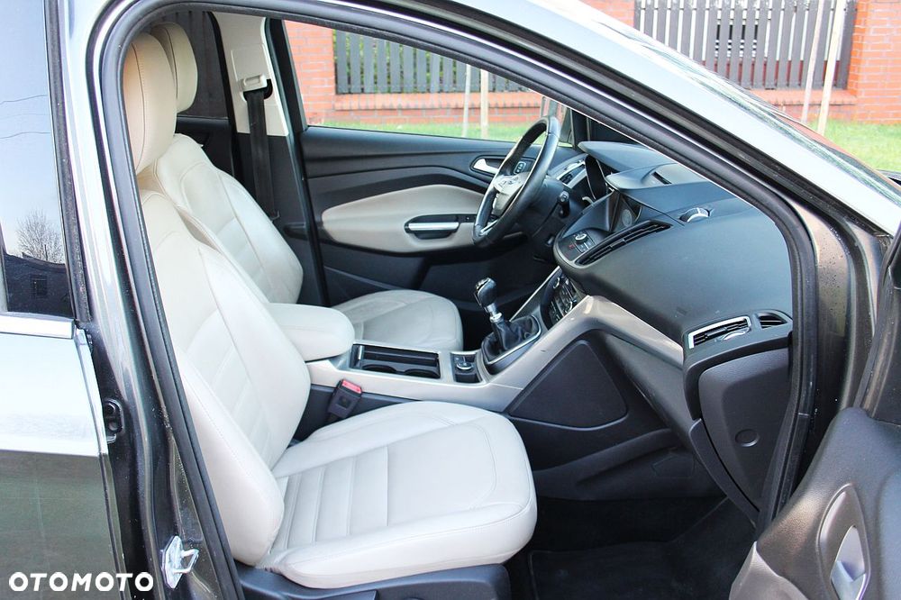 Ford Kuga 1.5 EcoBoost 2x4 Titanium - 13