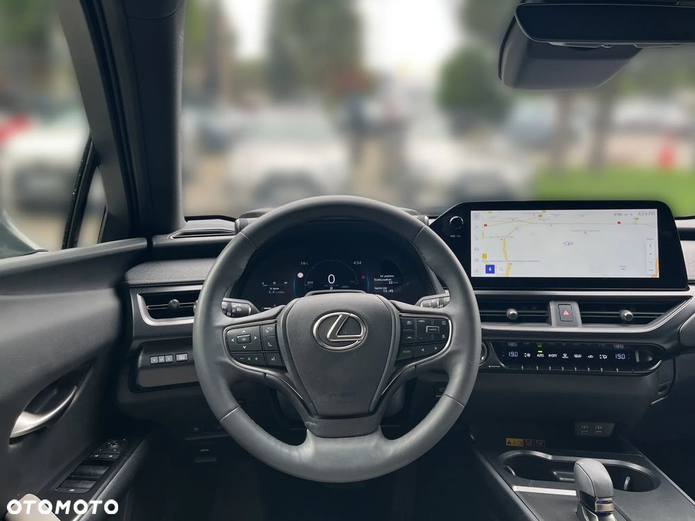 Lexus UX 300h F Sport Design - 7