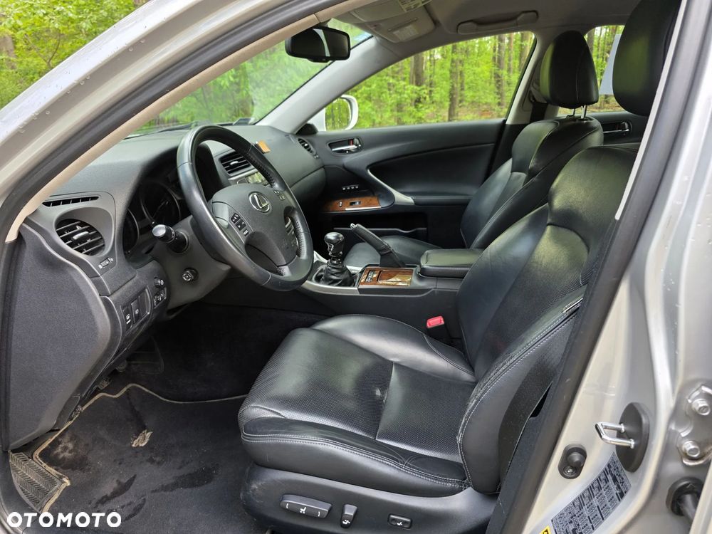 Lexus IS 220 D Comfort - 23