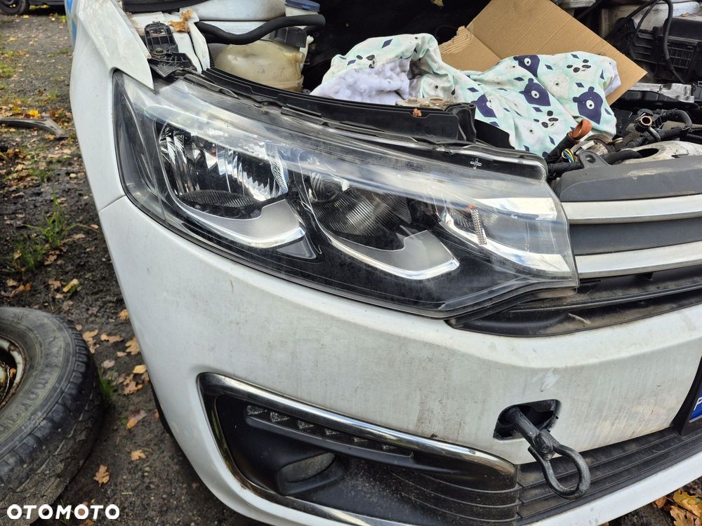 Lampa prawa lewa przód przednia citroen c-elysee