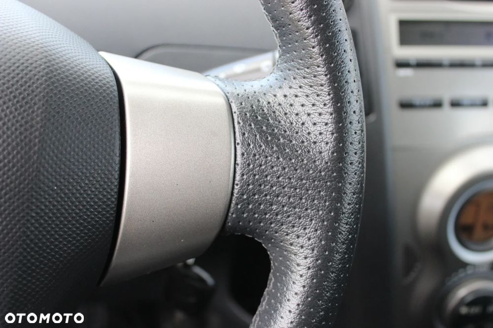 Toyota Yaris 1.33 VVT-i Executive - 30