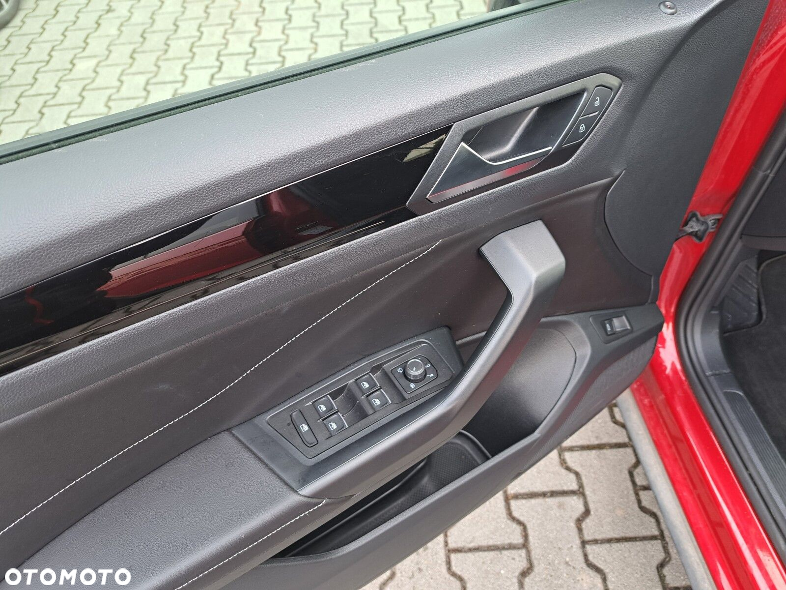 Volkswagen T-Roc 1.5 TSI Style DSG - 9