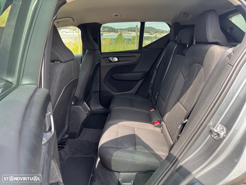 Volvo XC 40 2.0 D3 Momentum Geartronic - 8