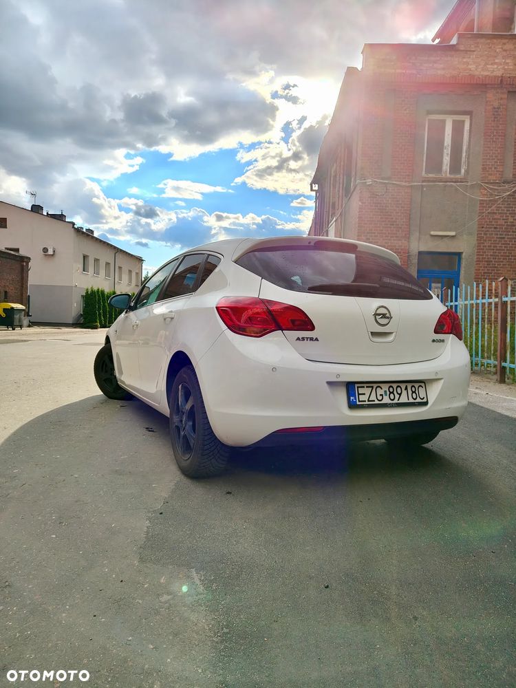 Opel Astra 1.4 ecoFLEX - 4