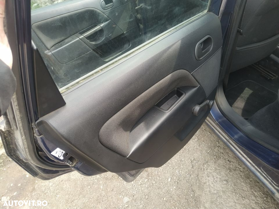 Dezmembrari  Ford FIESTA Mk 5  2001  > 2010 1.3 Benzina - 7