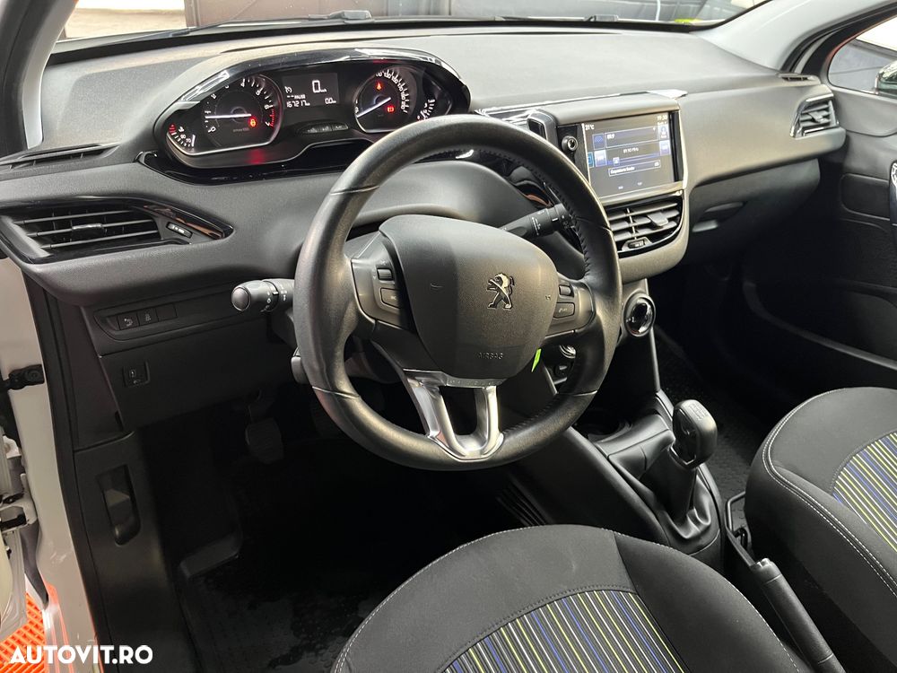 Peugeot 208 PureTech 82 Start & Stop Style - 6