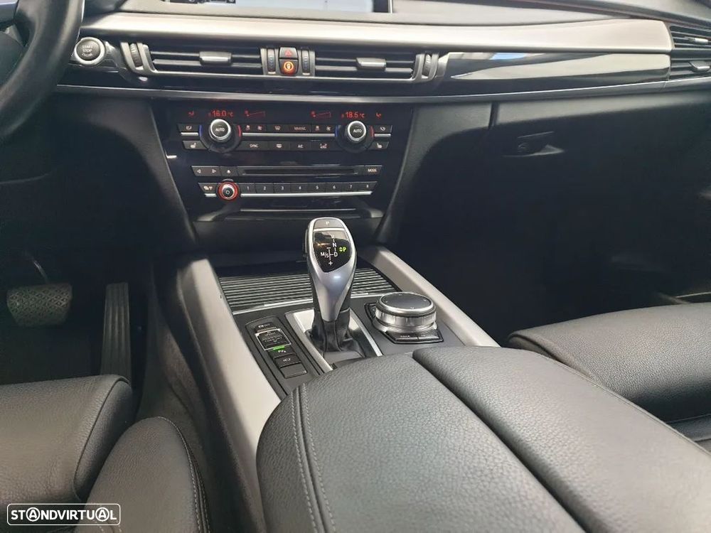 BMW X5 25 d sDrive Comfort 7L - 9