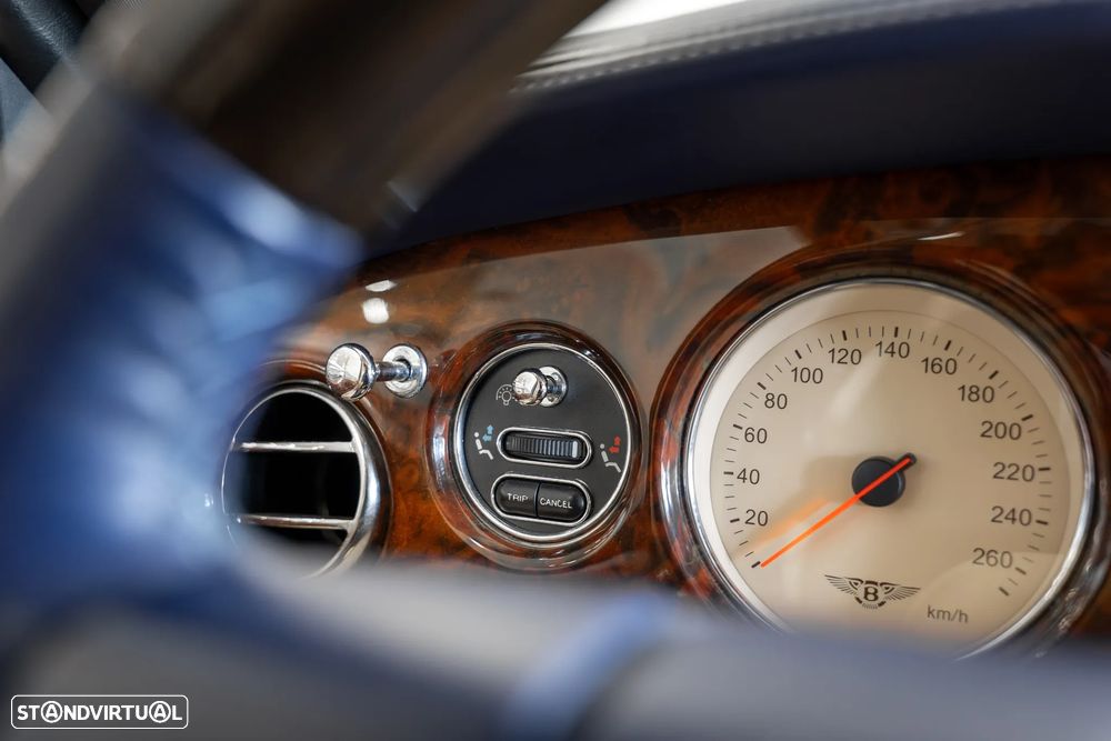 Bentley Arnage Red Label - 12