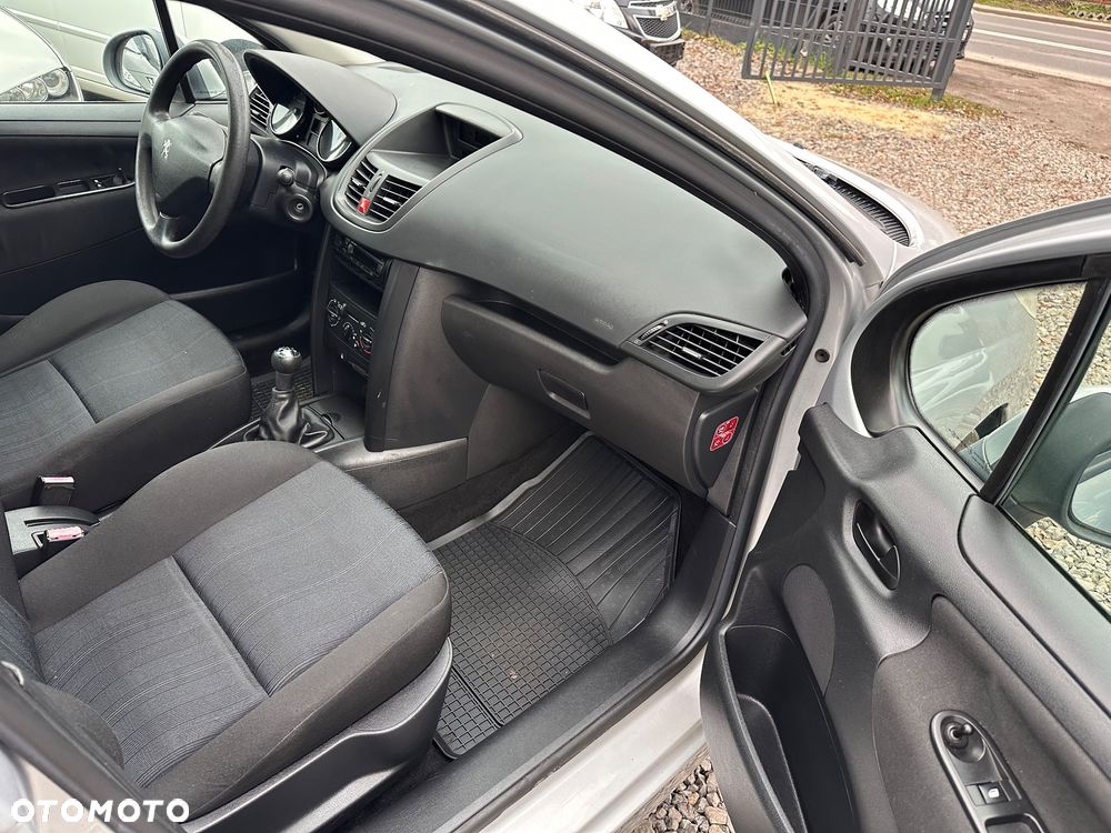 Peugeot 207 75 Urban Move - 18