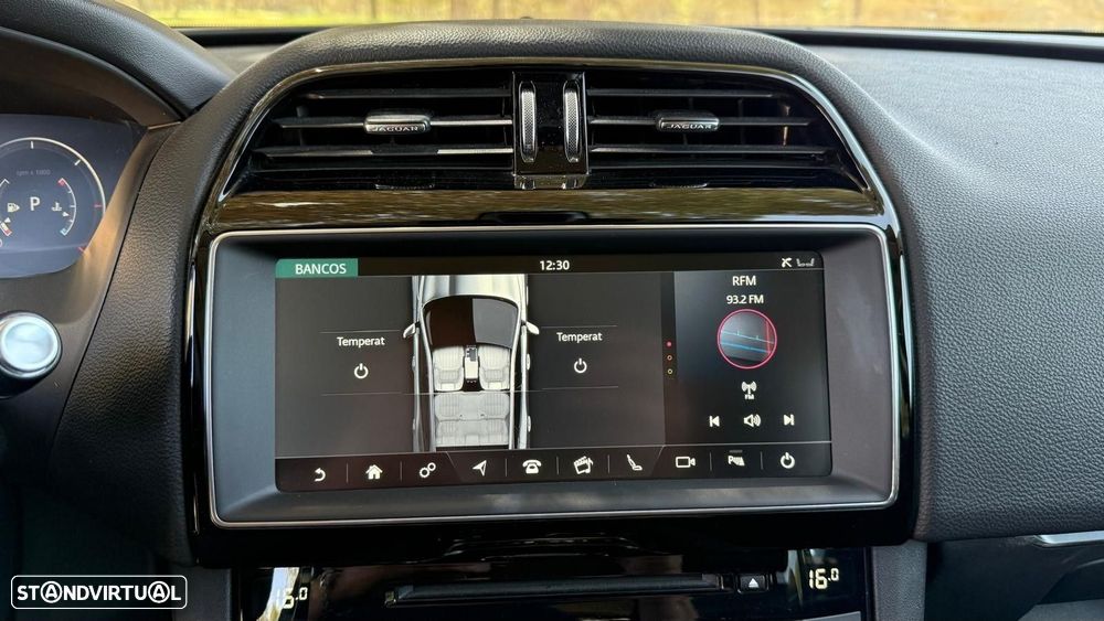 Jaguar F-Pace 25d AWD Aut. R-Sport - 26