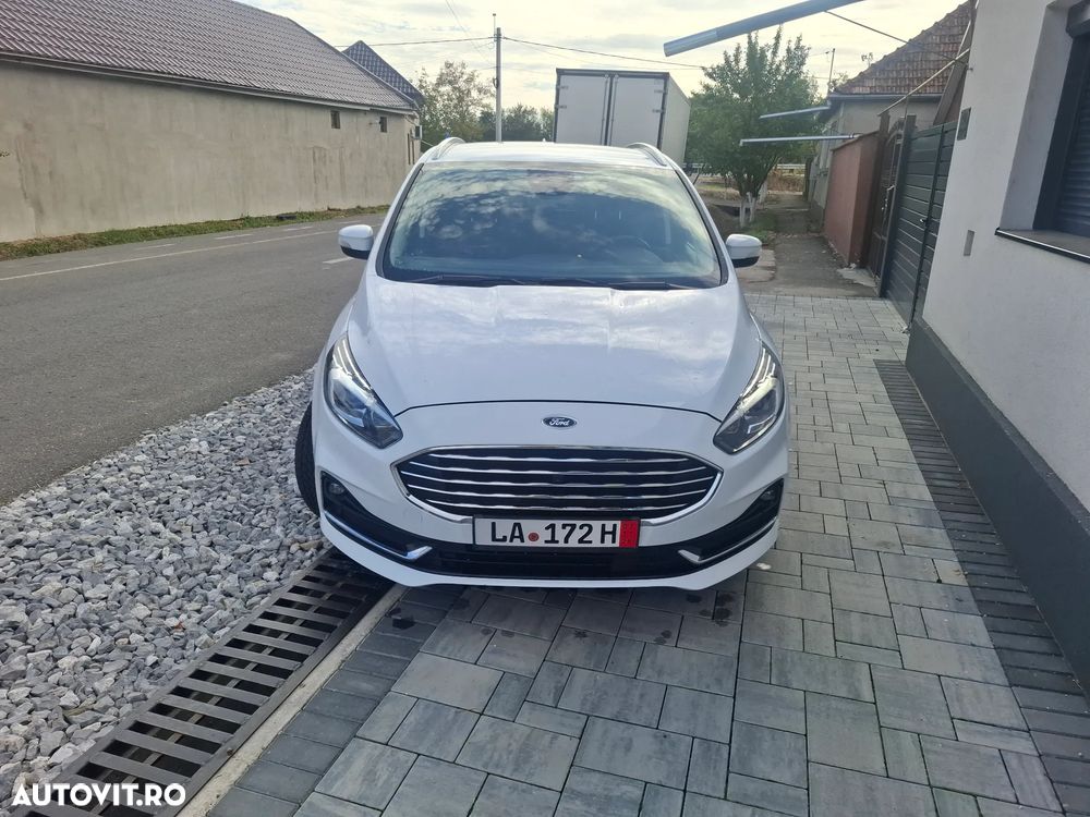 Ford S-Max - 11