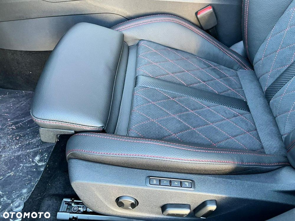 Skoda Octavia 2.0 TSI RS DSG - 10