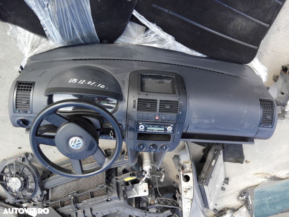 Plansa de bord cu airbag volan si pasager Volkswagen Polo din 2007 - 3