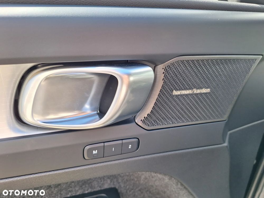 Volvo XC 40 B3 Ultra Dark - 18