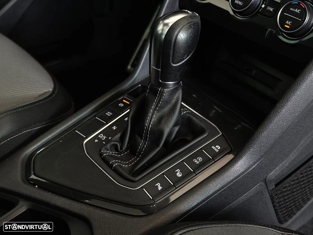 VW Tiguan 1.5 TSI R-Line DSG - 55