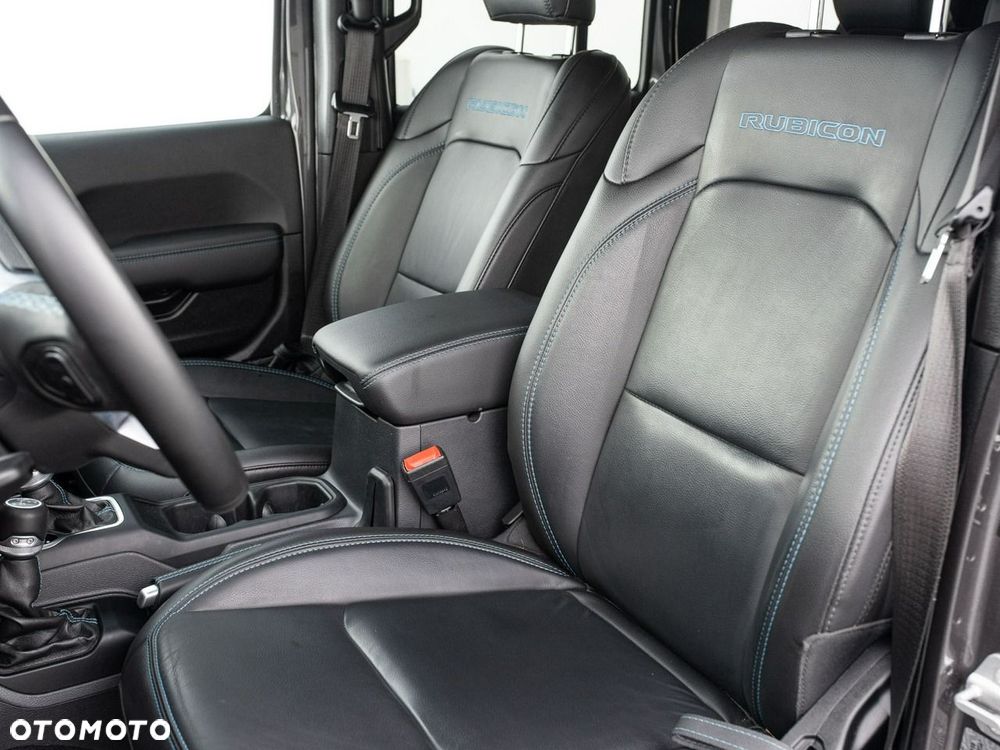Jeep Wrangler - 12