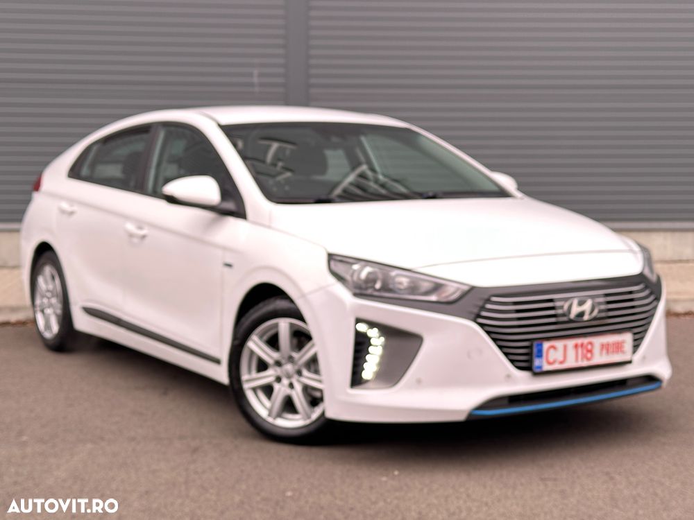 Hyundai IONIQ - 3