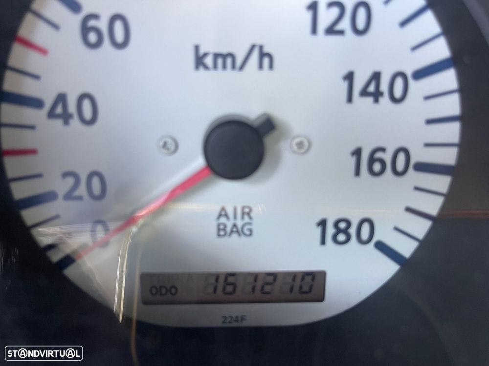 Nissan Pick Up 2.5 TD CD Navara ABS - 12