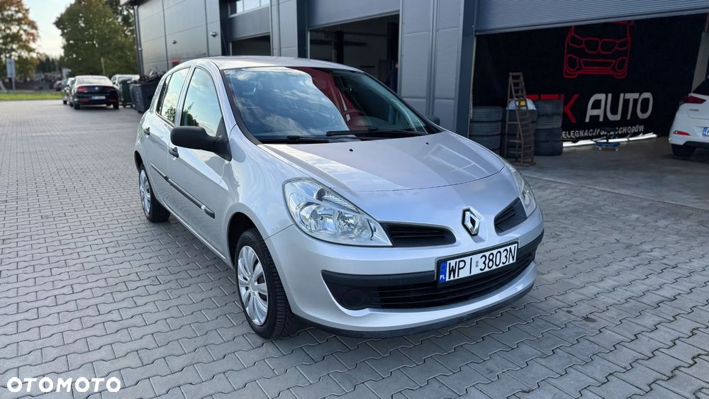 Renault Clio 1.2 16V Authentique - 4