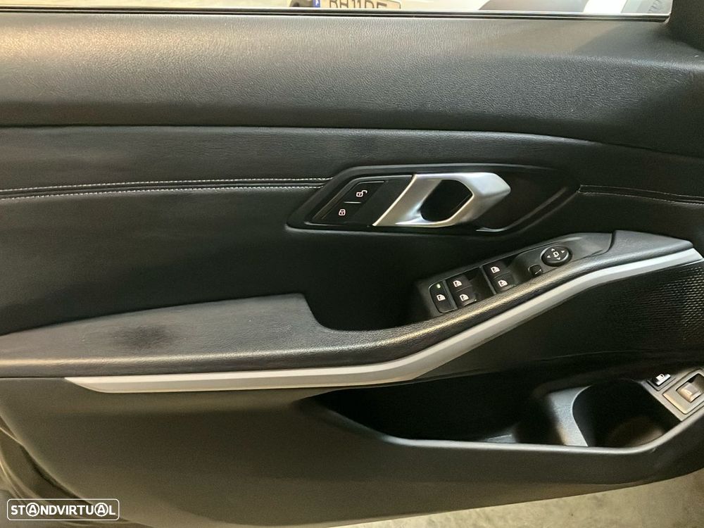 BMW 320 e Pack M Auto - 19