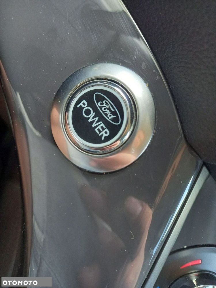 Ford Kuga 1.6 EcoBoost 2x4 Titanium - 30